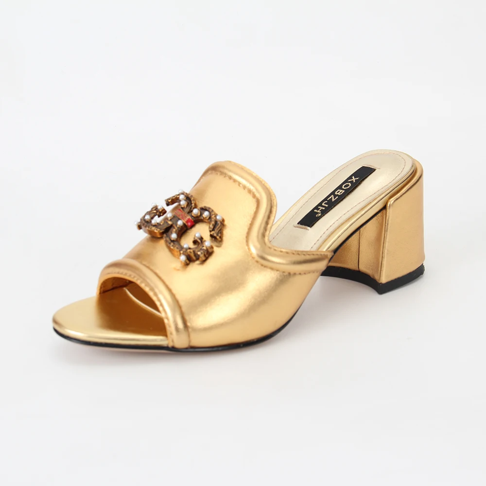 Sieviešu Kurpes Vasaras Čības Grupveida Papēžu Ādas Personalizētu Sprādzes Dizainu Zelta Papēžiem Luksusa Open Toe Sieviešu Sandales 2023 Papēži